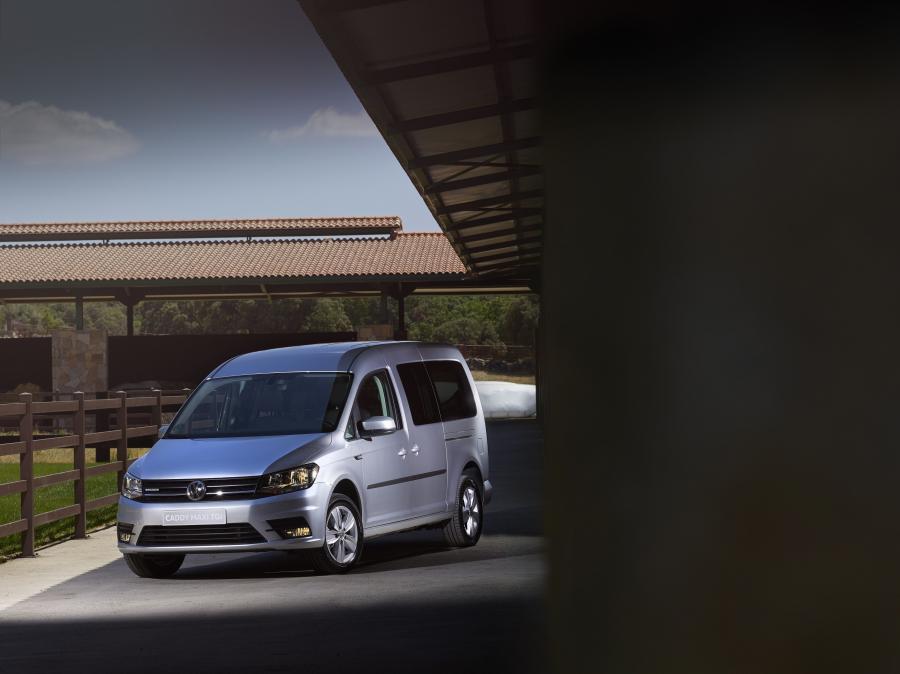  Volkswagen Caddy Maxi Highline BlueMotion TGI 2016 года  (WW) (фото 7 из 10)